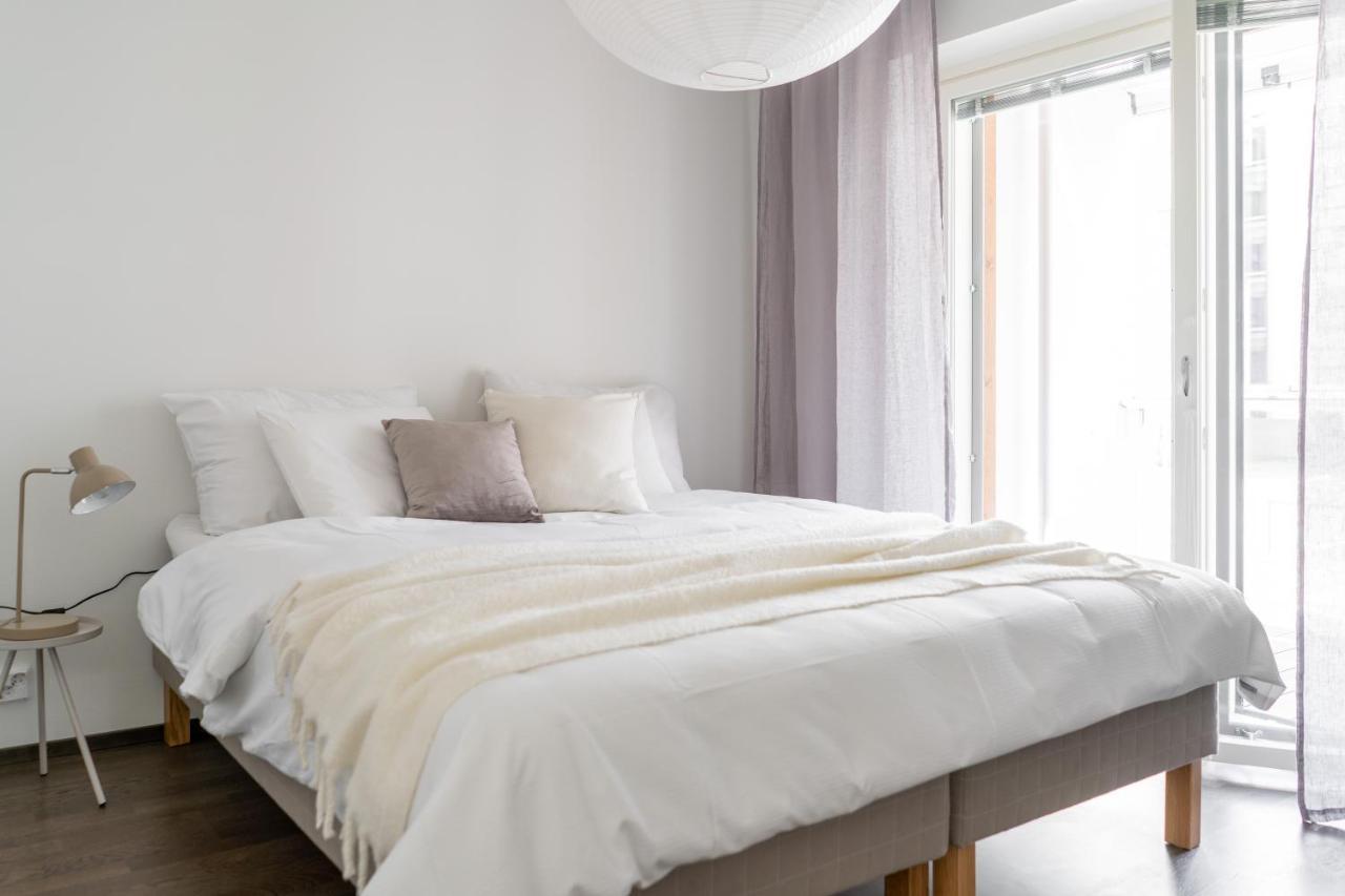Iso Aurinkoinen Parveke Ja Hyvaet Yhteydet Apartment Хелзинки Екстериор снимка