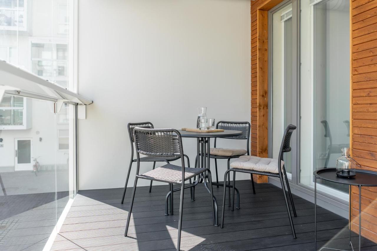 Iso Aurinkoinen Parveke Ja Hyvaet Yhteydet Apartment Хелзинки Екстериор снимка