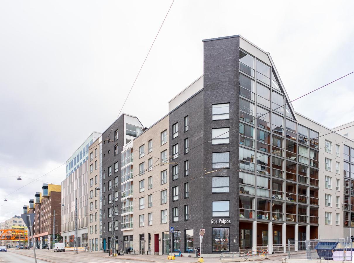 Iso Aurinkoinen Parveke Ja Hyvaet Yhteydet Apartment Хелзинки Екстериор снимка